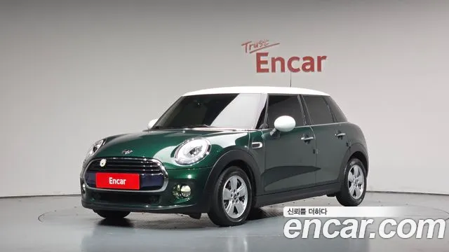 Mini Cooper 2018 — photo 1