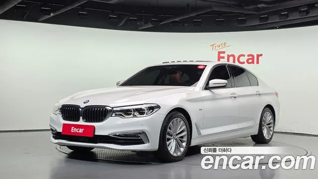 BMW 5-Series 2018 — photo 1