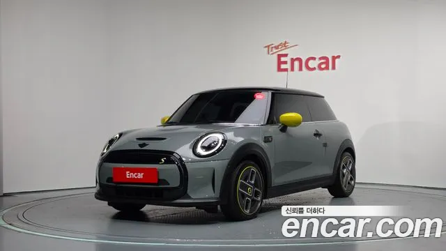 Mini Cooper 2022 — photo 1