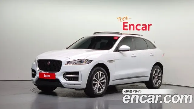 Jaguar F-PACE 2017 — photo 1
