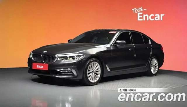 BMW 5-Series 2019 — photo 1