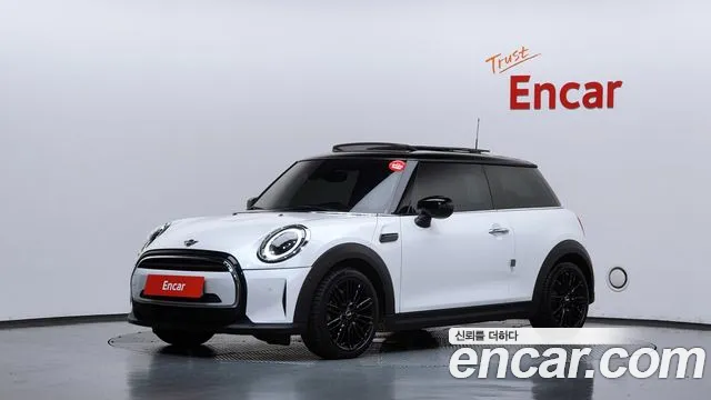 Mini Cooper 2024 — photo 1