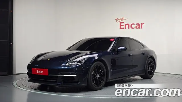 Porsche Panamera 2018 — photo 1
