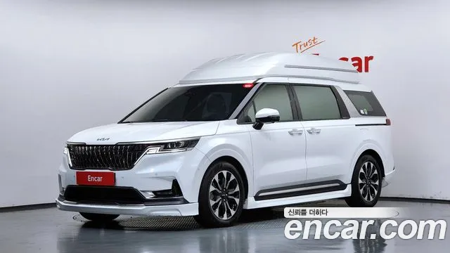 Kia Canival 2023 — photo 1