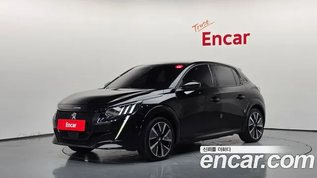 Peugeot 208 2021 — photo 1