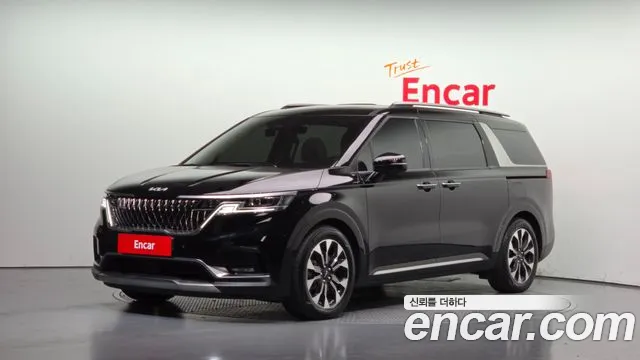 Kia Canival 2023 — photo 1