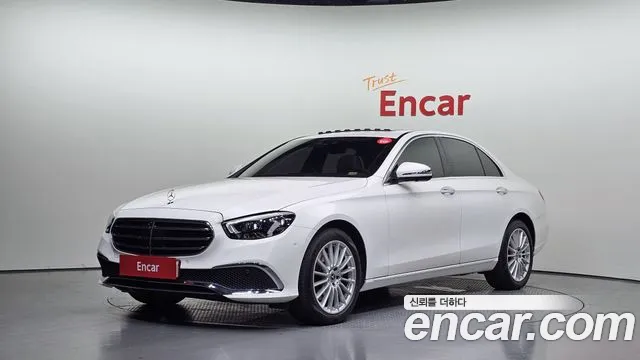 Mercedes-Benz E-Class 2022 — photo 1