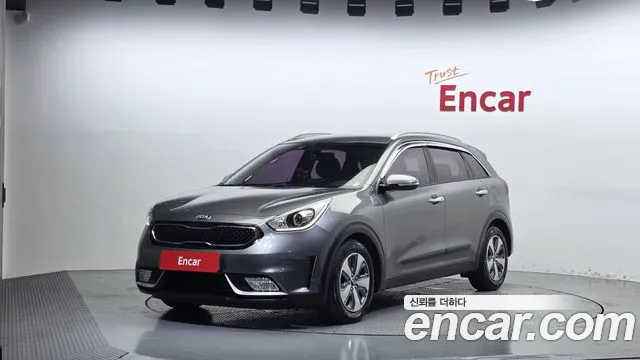 Kia Niro 2017 — photo 1