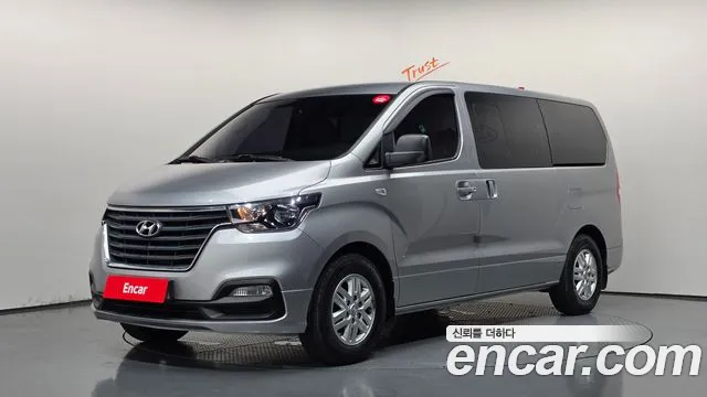 Hyundai Starex 2019 — photo 1