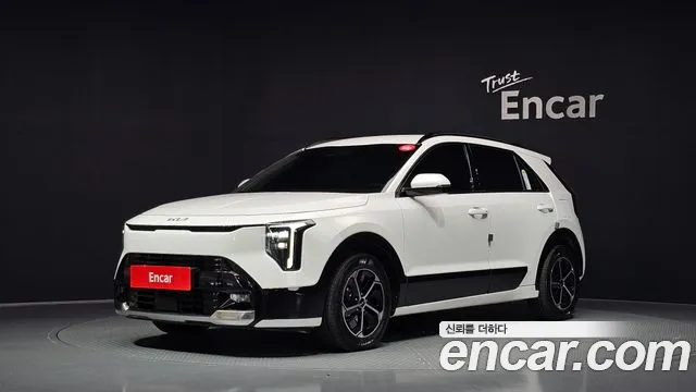 Kia Niro 2027 — photo 1