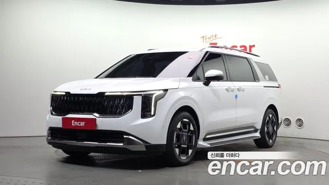 Kia Canival 2025 — photo 1