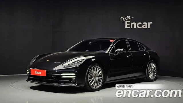 Porsche Panamera 2018 — photo 1