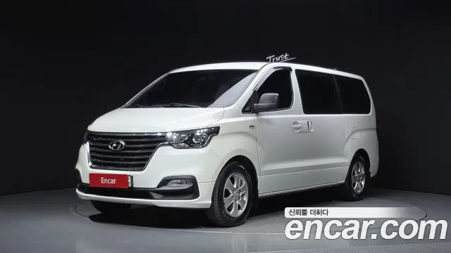Hyundai Starex 2018 — photo 1