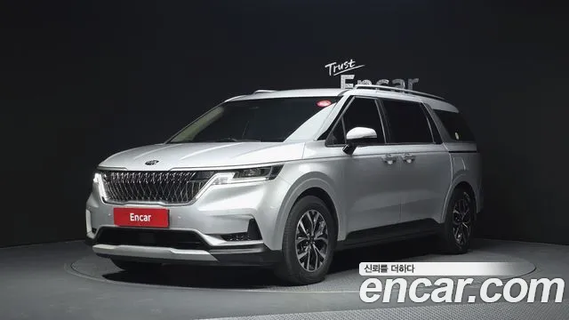 Kia Canival 2021 — photo 1