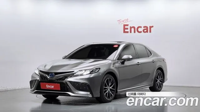 Toyota Camry 2024 — photo 1