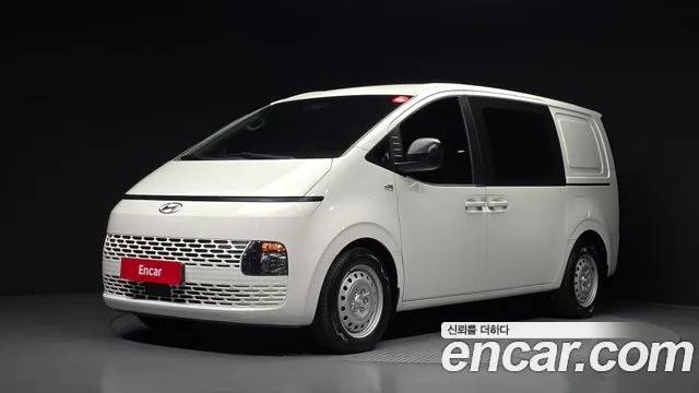 Hyundai Staria 2022 — photo 1