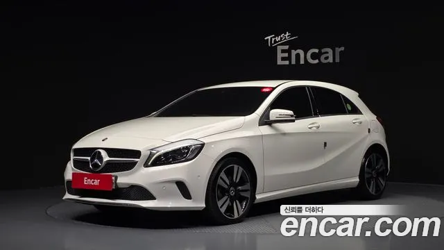 Mercedes-Benz A-Class 2018 — photo 1