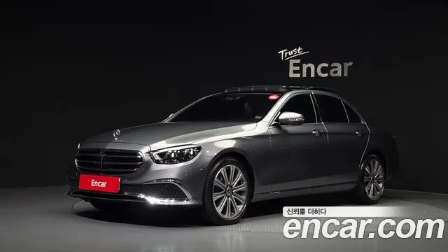 Mercedes-Benz E-Class 2022 — photo 1