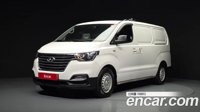 Hyundai Starex 2018 — photo 1