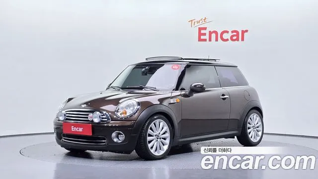 Mini Cooper 2010 — photo 1