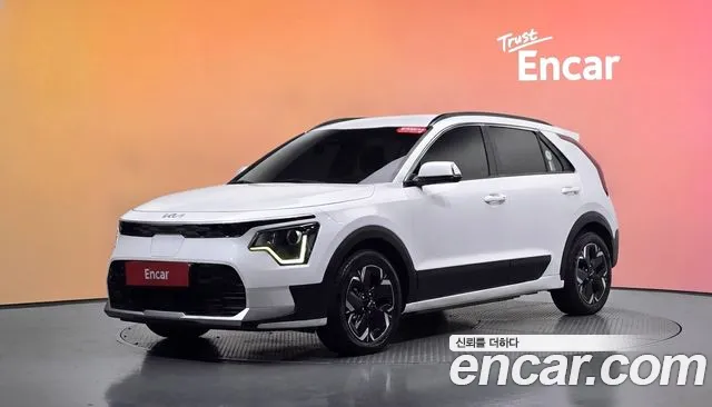 Kia Niro 2023 — photo 1