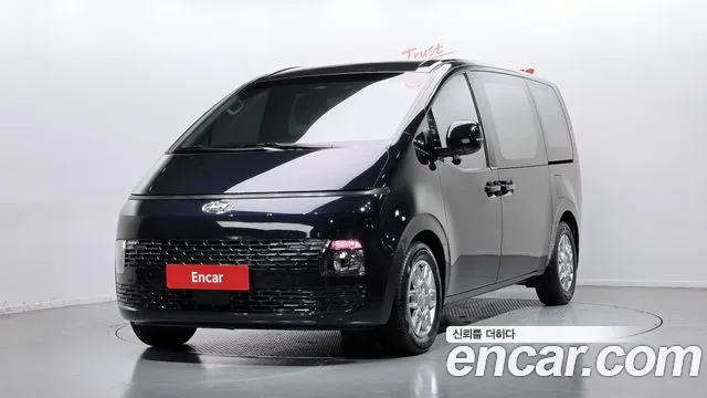 Hyundai Staria 2024 — photo 1
