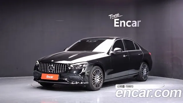 Mercedes-Benz C-Class 2023 — photo 1