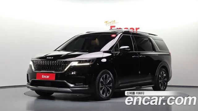 Kia Canival 2023 — photo 1