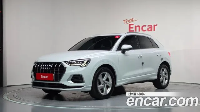 Audi Q3 2020 — photo 1