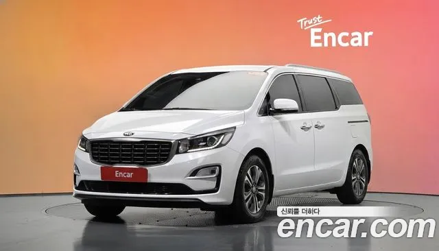 Kia Canival 2019 — photo 1