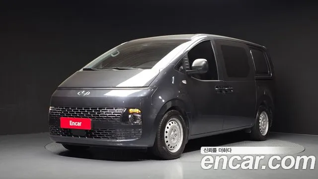 Hyundai Staria 2022 — photo 1
