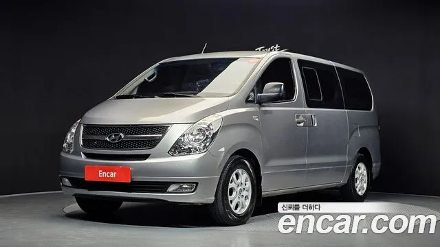 Hyundai Starex 2011 — photo 1