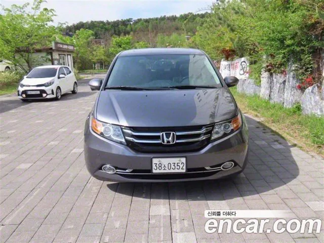 Honda Odyssey 2016 — photo 1