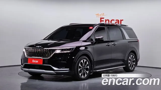 Kia Canival 2023 — photo 1