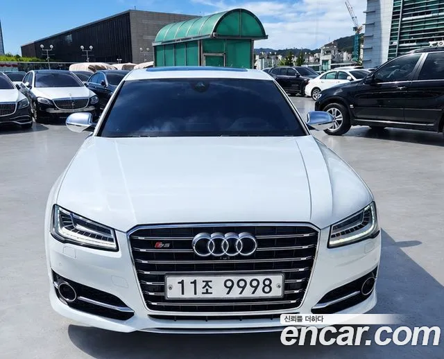 Audi S8 2015 — photo 1