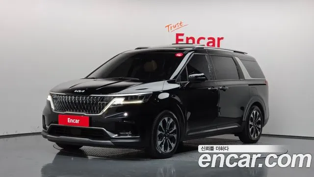 Kia Canival 2023 — photo 1