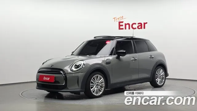 Mini Cooper 2022 — photo 1