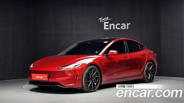 Tesla Model 3 2026 — photo 1