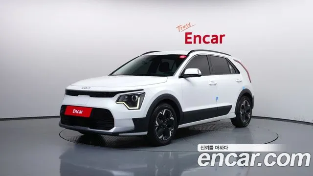 Kia Niro 2023 — photo 1