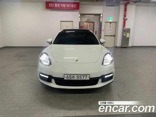 Porsche Panamera 2018 — photo 1