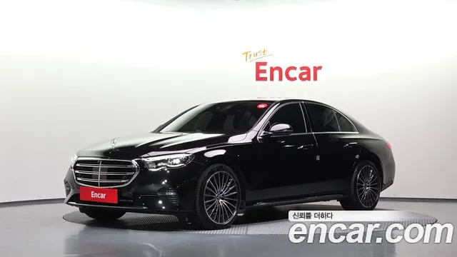 Mercedes-Benz E-Class 2026 — photo 1