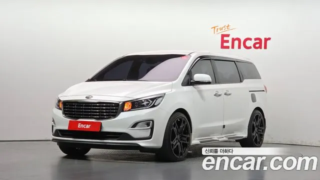 Kia Canival 2019 — photo 1