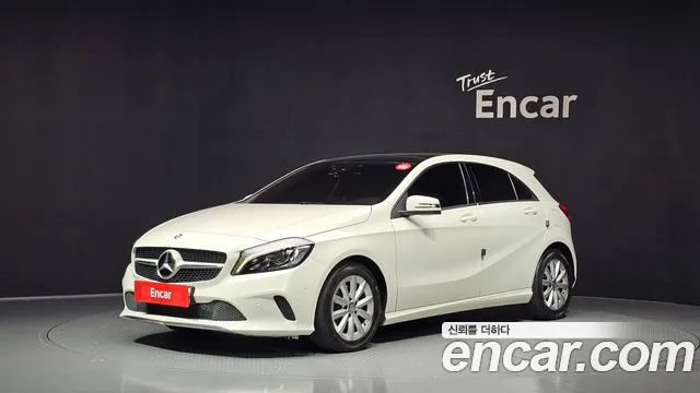 Mercedes-Benz A-Class 2017 — photo 1