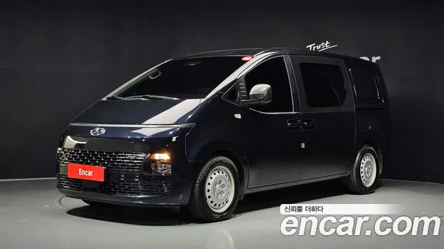 Hyundai Staria 2022 — photo 1