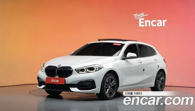 BMW 1-Series 2024 — photo 1
