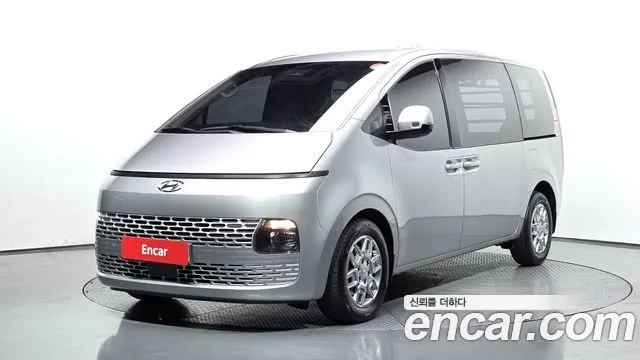 Hyundai Staria 2022 — photo 1
