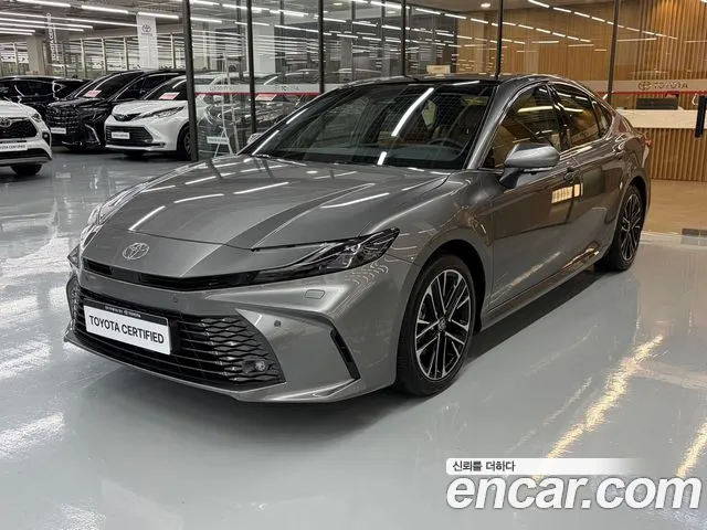 Toyota Camry 2026 — photo 1