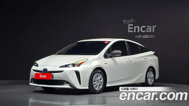 Toyota Prius 2020 — photo 1