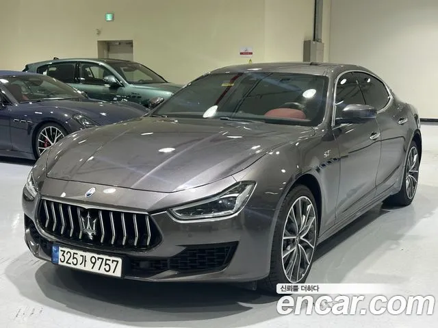 Maserati Ghibli 2023 — photo 1