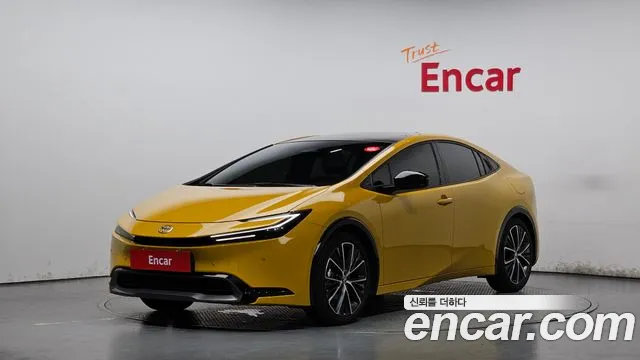 Toyota Prius 2024 — photo 1